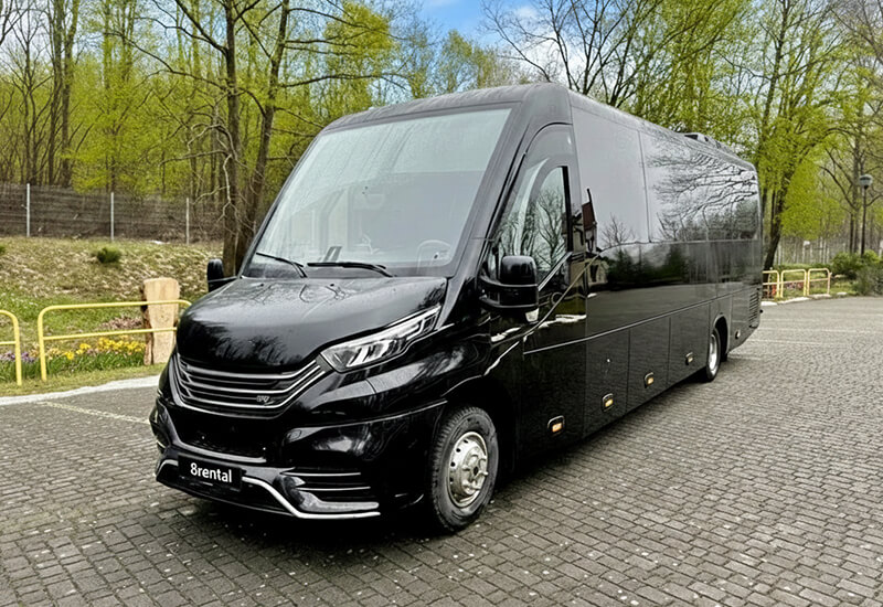 Midibús Iveco de 29 plazas, vista exterior