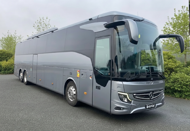 Autocar Mercedes-Benz de 59 plazas, vista exterior