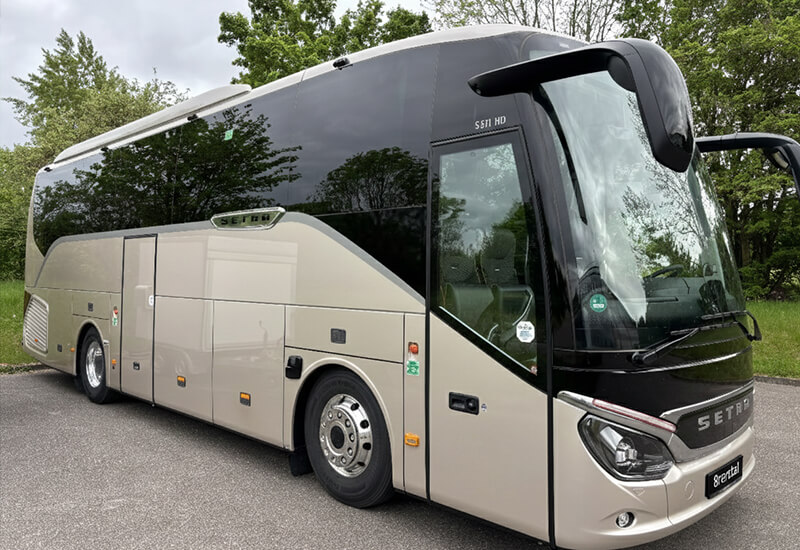 Midibús Setra de 35 plazas, vista lateral