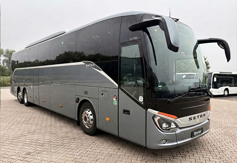Autocar Setra de gran capacidad, vista exterior