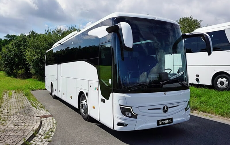 Mercedes-Benz Tourismo de 49 plazas, vista exterior
